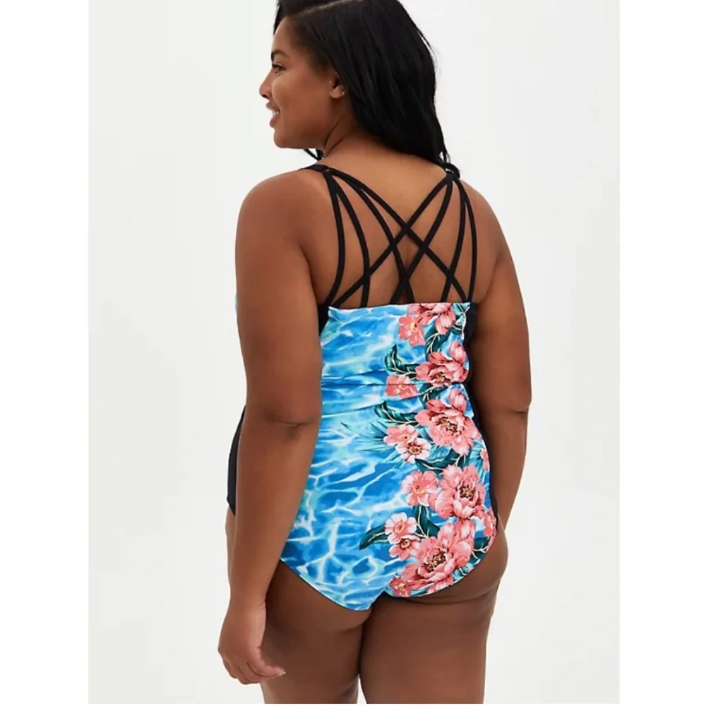 NWT TORRID lattice back tropical blue water floral swimsuit
